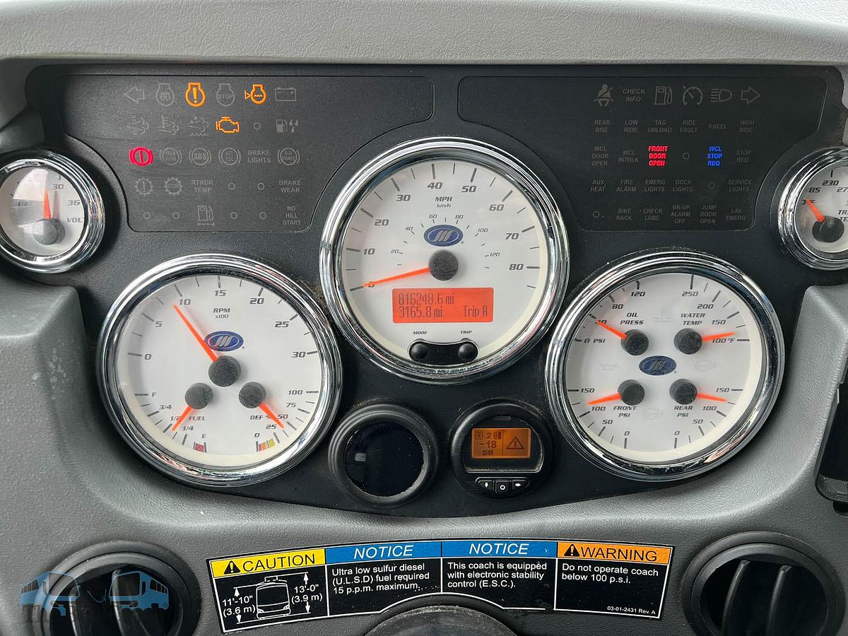 Used 2014 MCI J4500 ADA