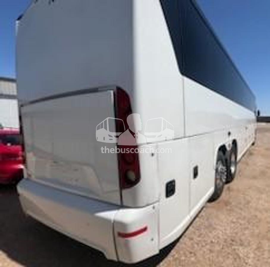 Used 2016 MCI J4500
