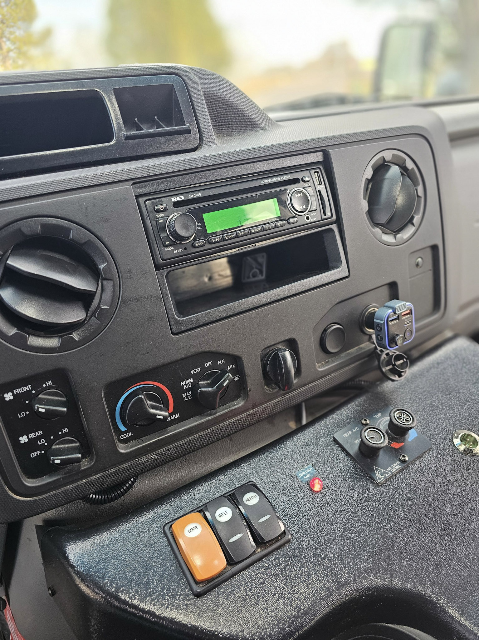 Used 2015 CHAMPION E450 Challenger