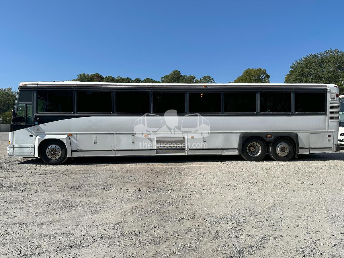 Used 2003 MCI D4500