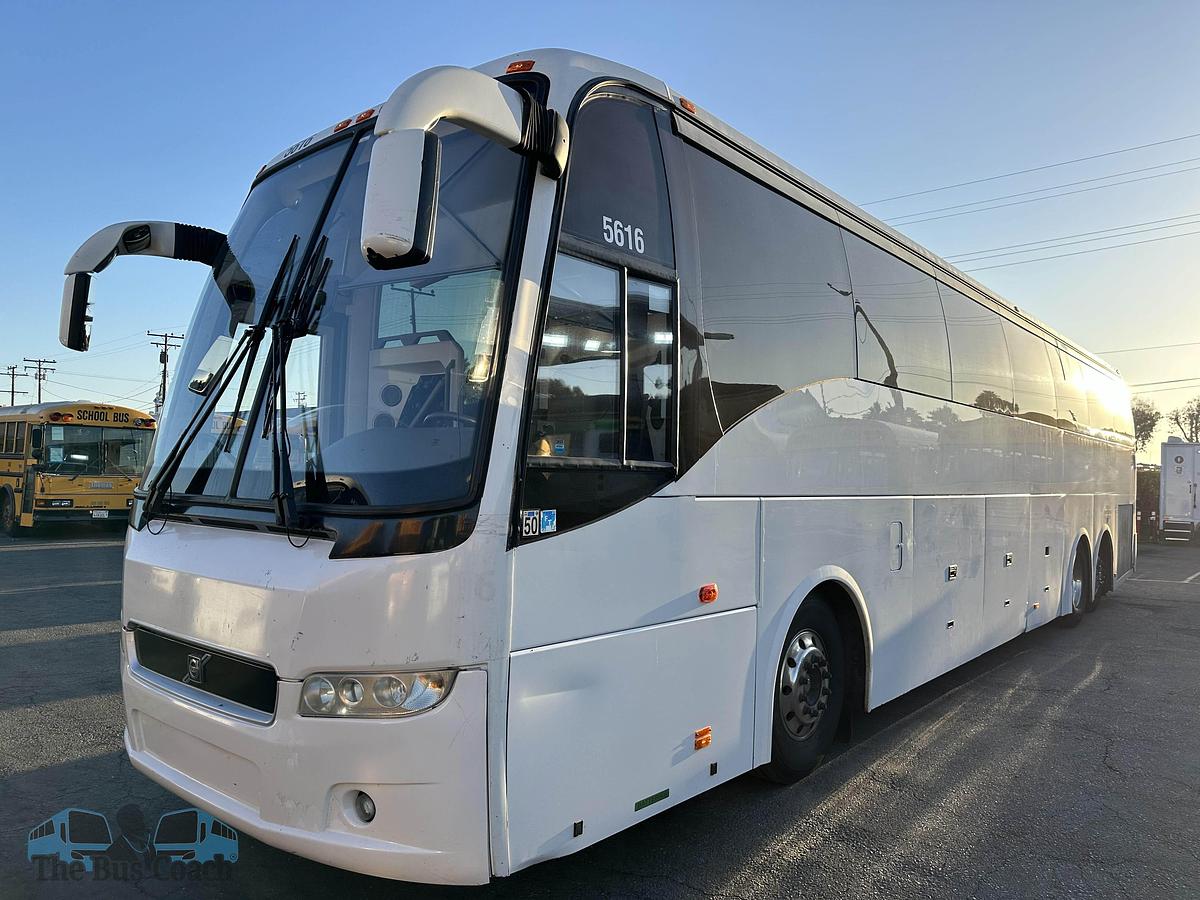 Used 2015 VOLVO 9700