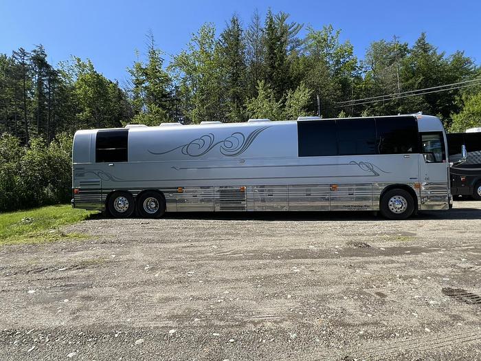 Used 2005 PREVOST XL2 Entertainer
