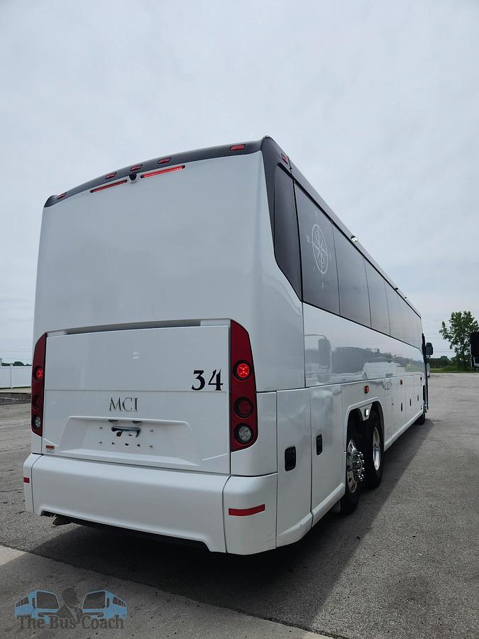 Used 2024 MCI J4500