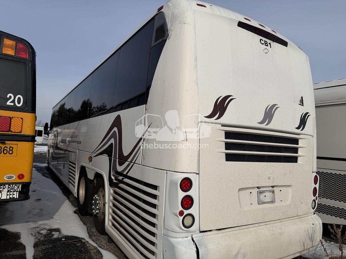 Used 2005 MCI J4500