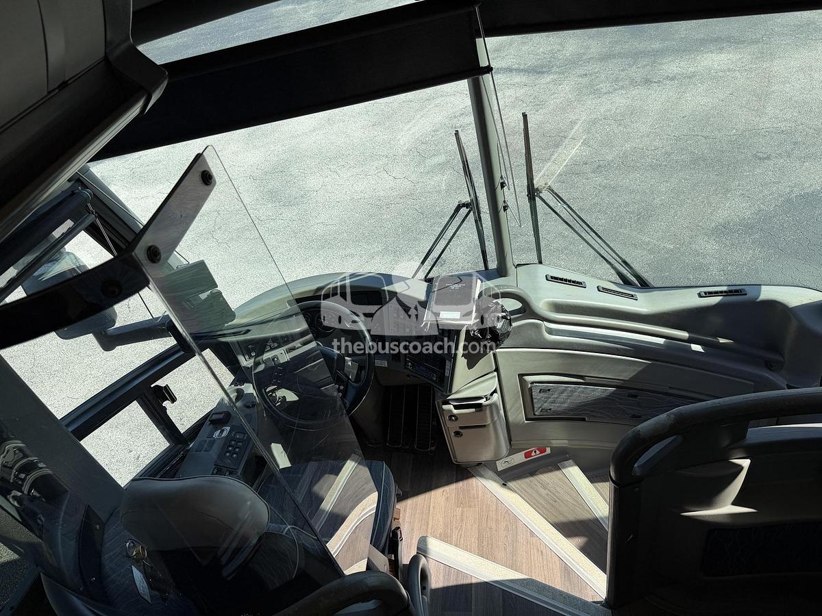 Used 2007 MCI J4500