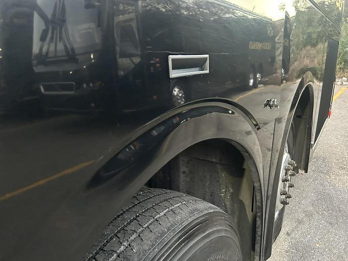 Used 2018 VOLVO 9700