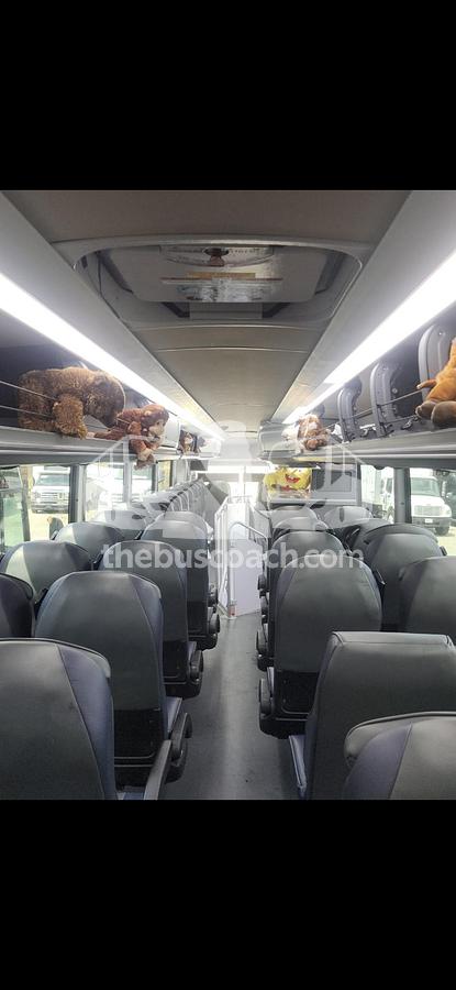 Used 2020 MCI J4500