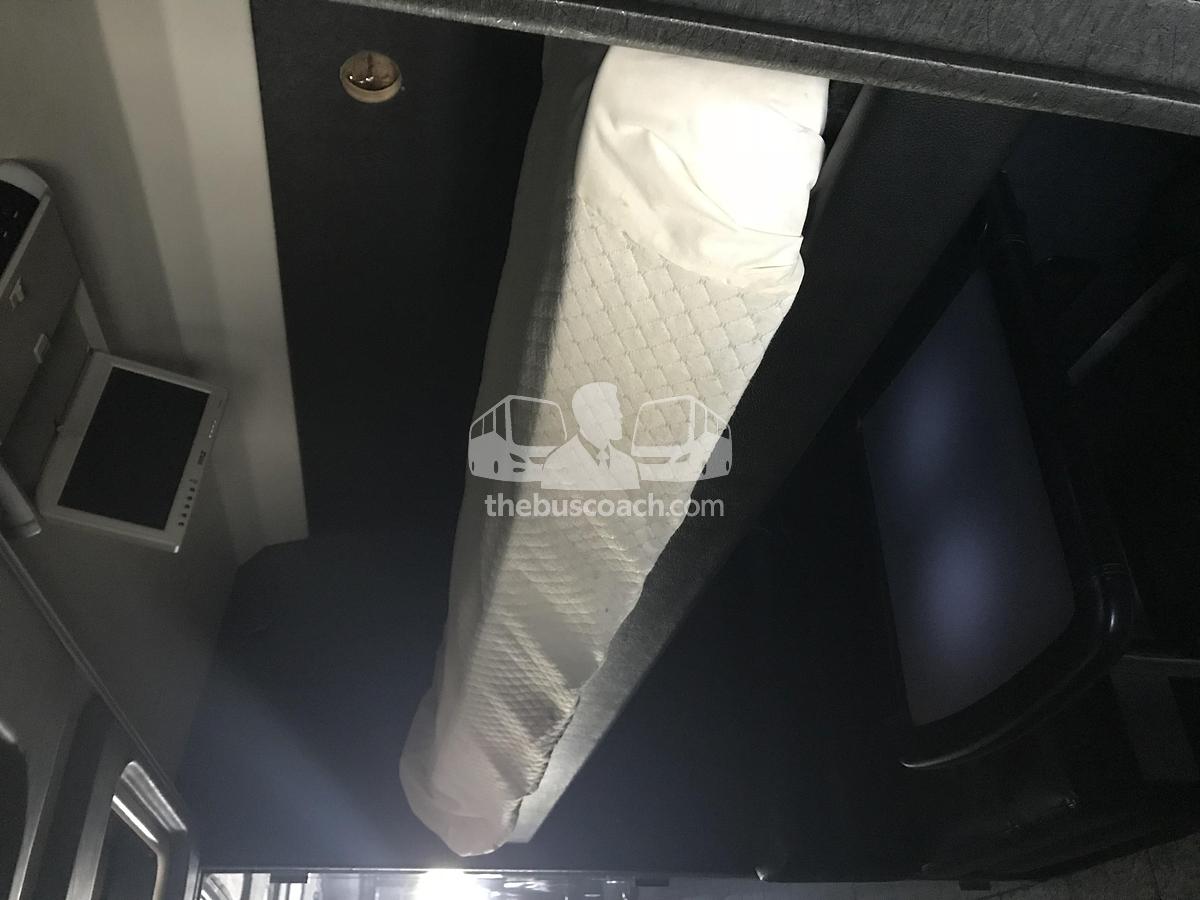 Used 2006 MCI E4500 Conv