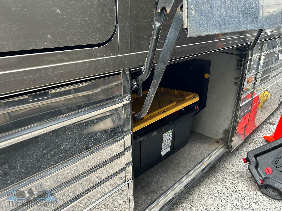 Used 2008 PREVOST XLII