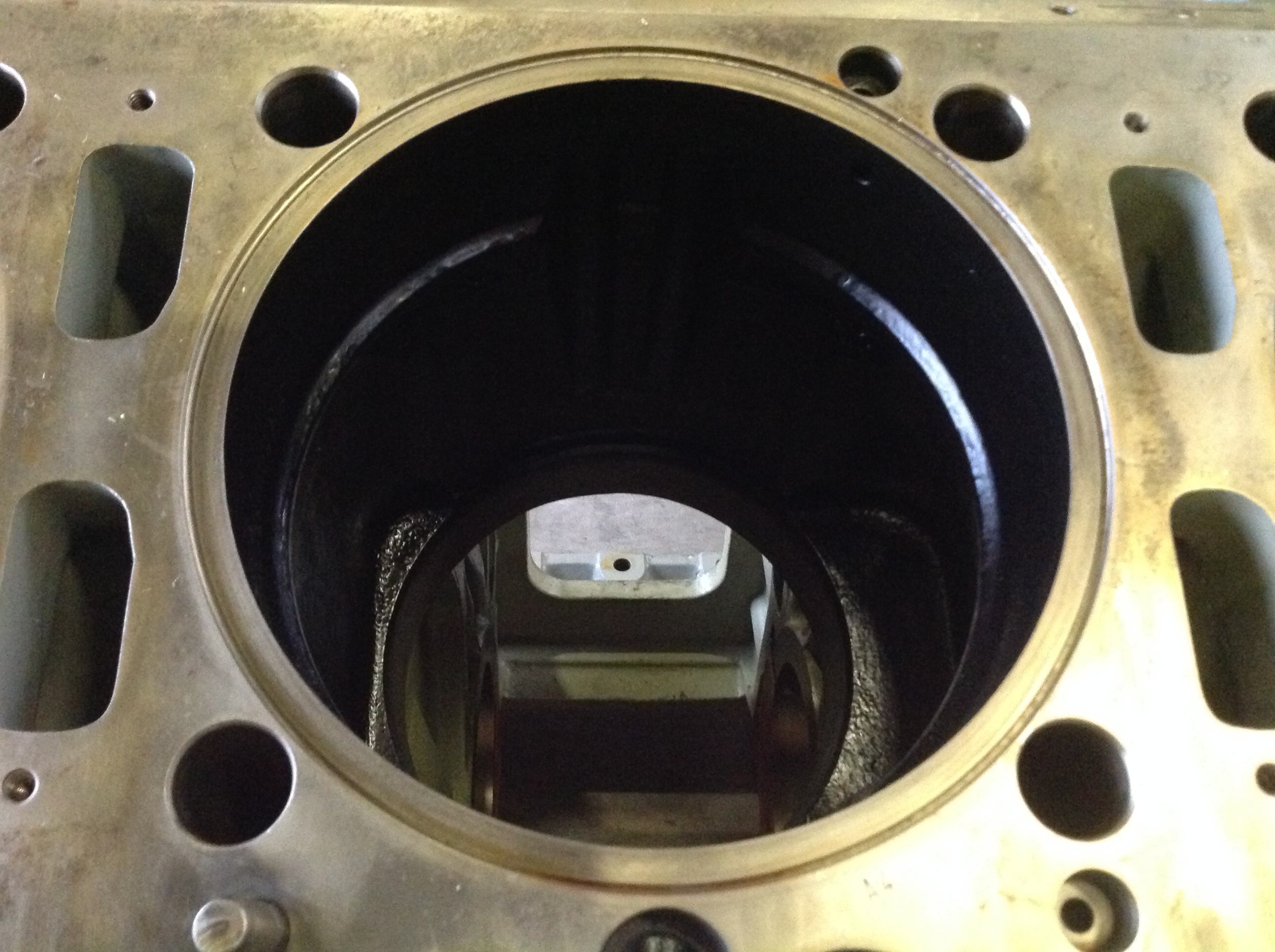 Used CYLINDER BLOCK DEUTZ SBV12M628