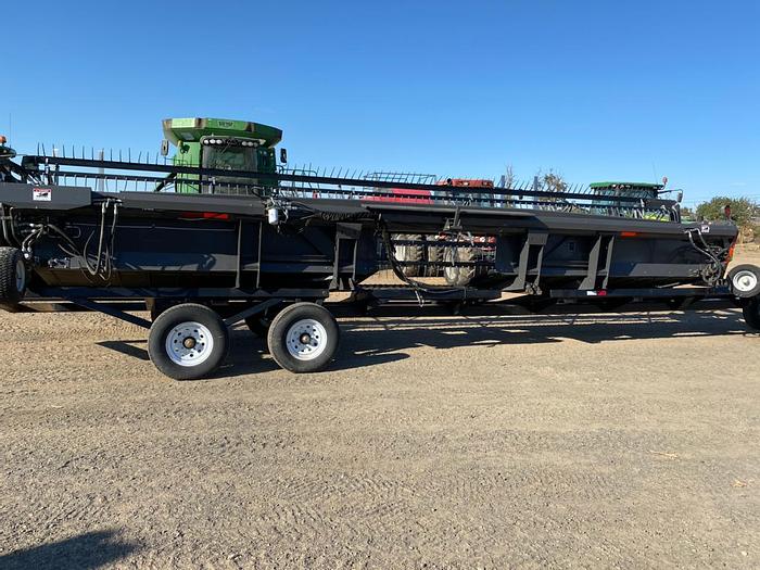 Used 30' Massey Ferguson 5200 Draper Header w/ Cart