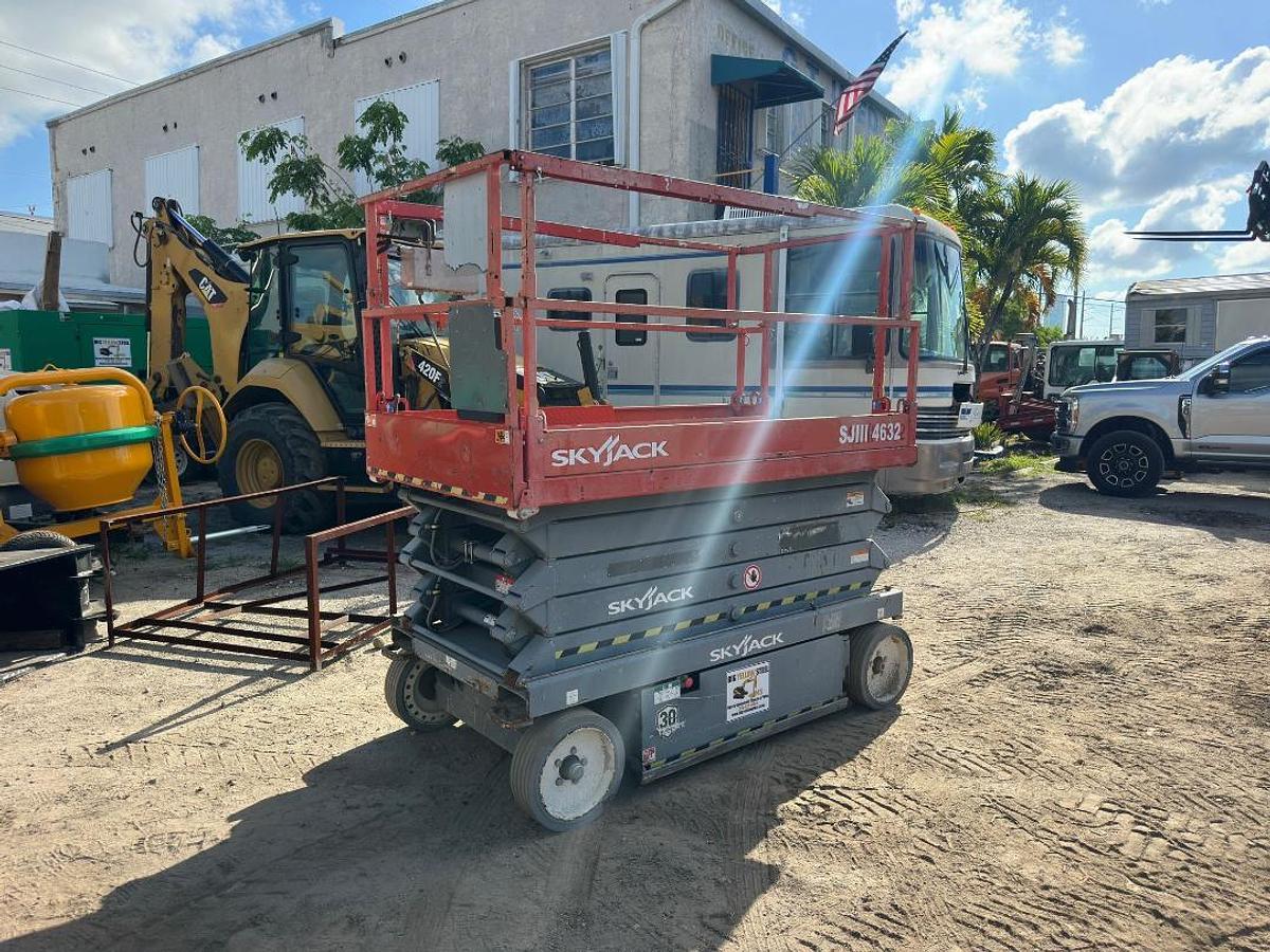 Used 2017 SKYJACK SJ4632 SCISSOR LIFT 