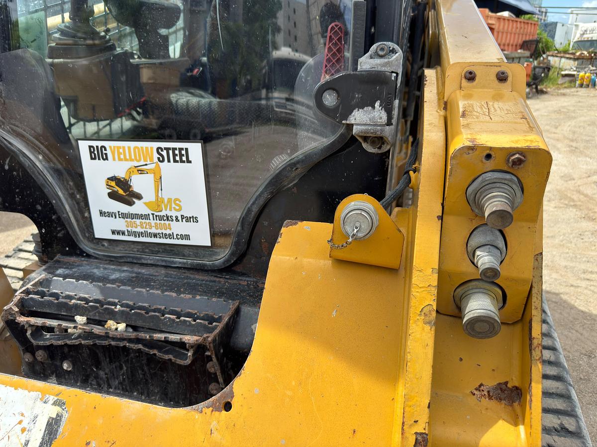 Used 2017 CATERPILLAR 259D TRACK STEER