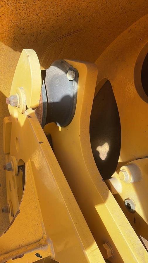 Used 2014 VOLVO DD110B