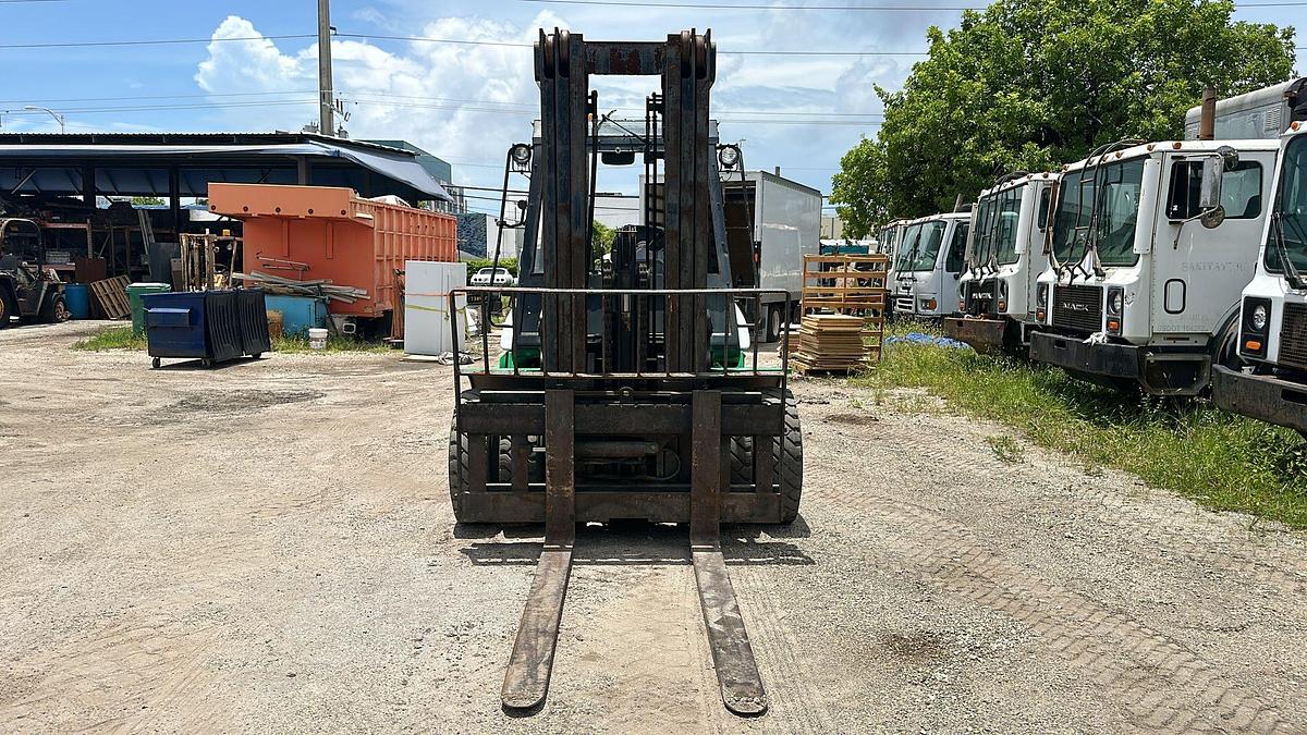 Used 2010 TOYOTA 5FD70 FORKLIFT 