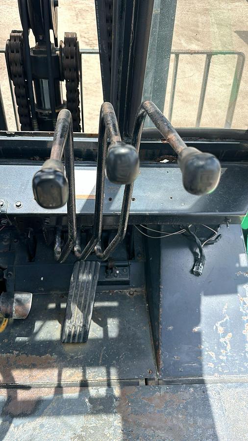 Used 2010 TOYOTA 5FD70 FORKLIFT 