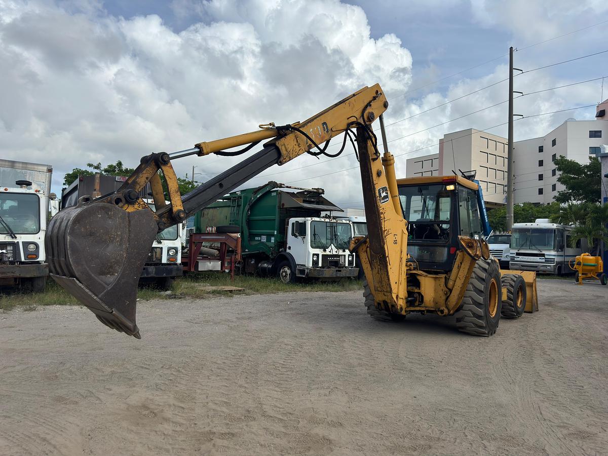 Used 2000 JOHN DEERE 710D