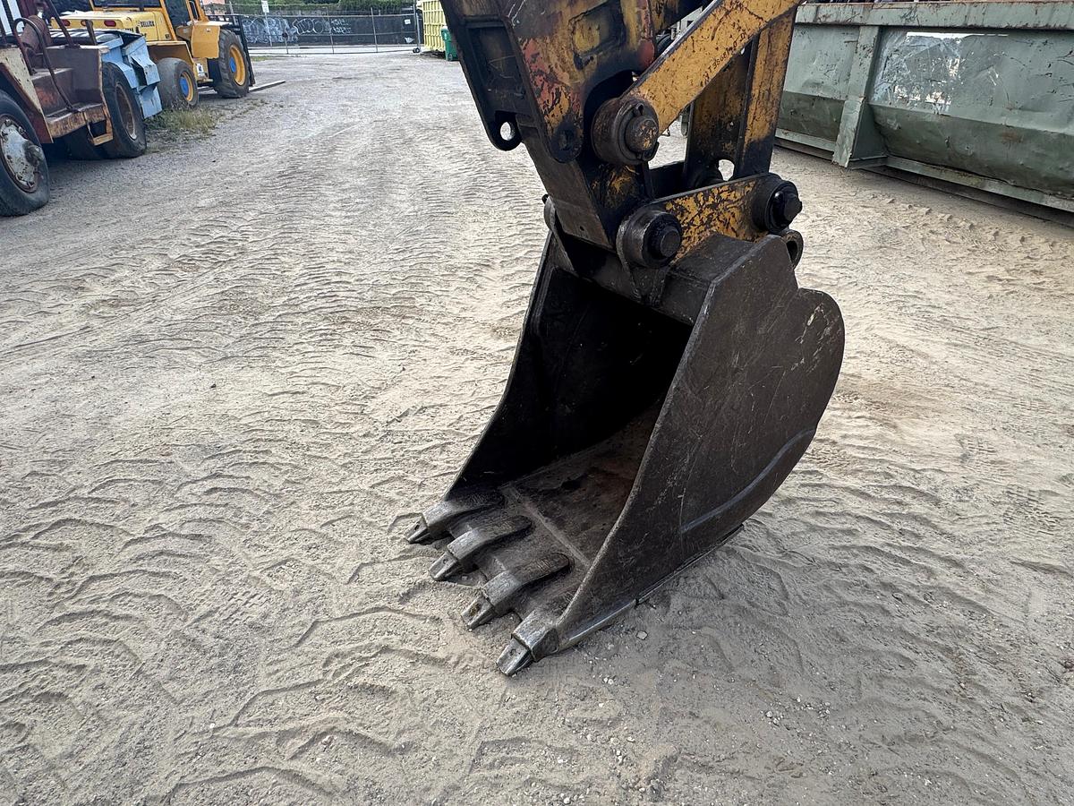 Used 2000 JOHN DEERE 710D
