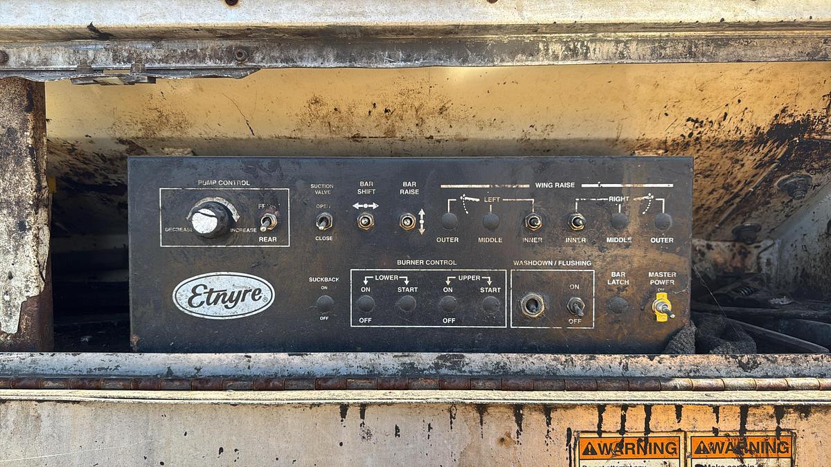 Used 2007 ETNYRE BLACK TOPPER ASPHALT TRUCK STERLING DIESEL