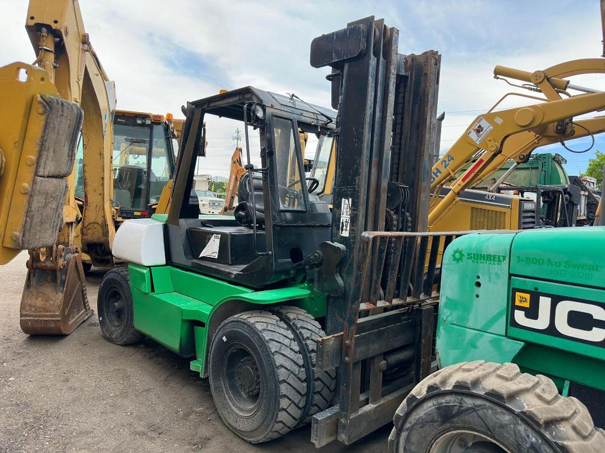 Used 2010 TOYOTA 5FD70 FORKLIFT 