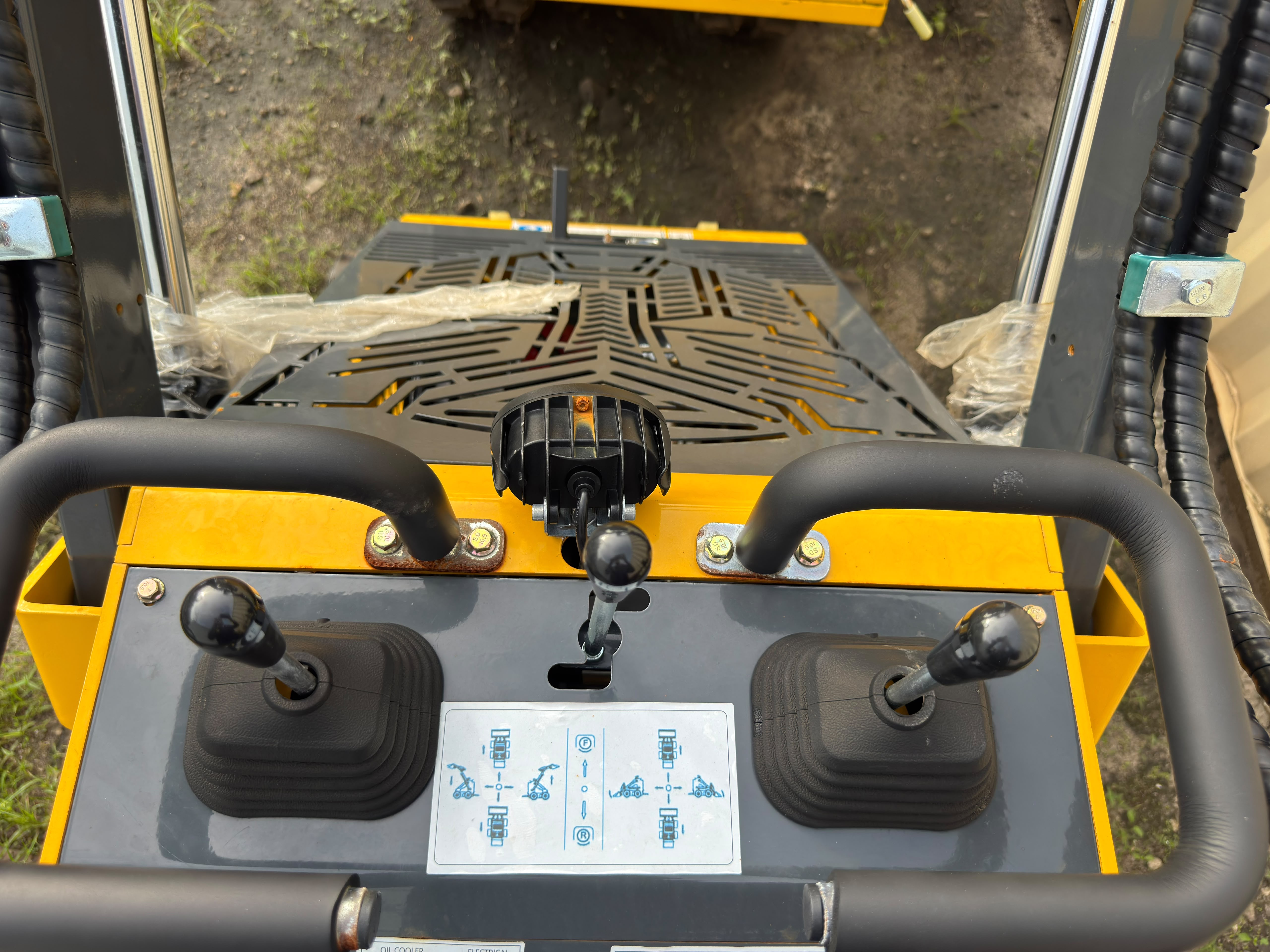 NEW SSL60 TRACK SKIDSTEER LOADER