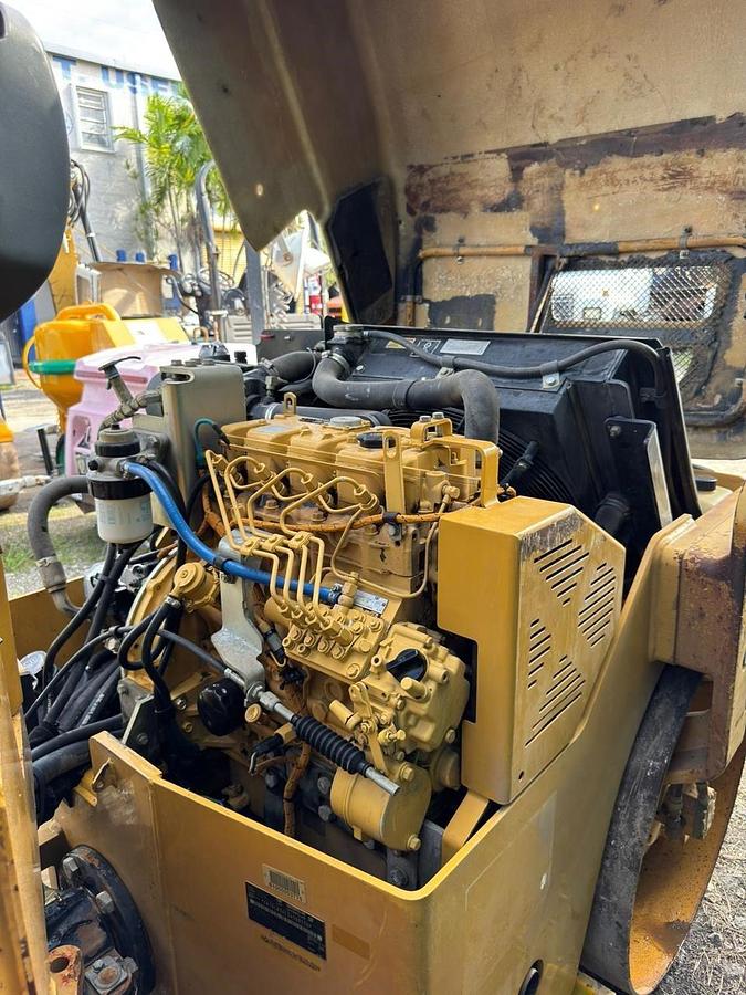 Used 2010 CATERPILLAR CB34