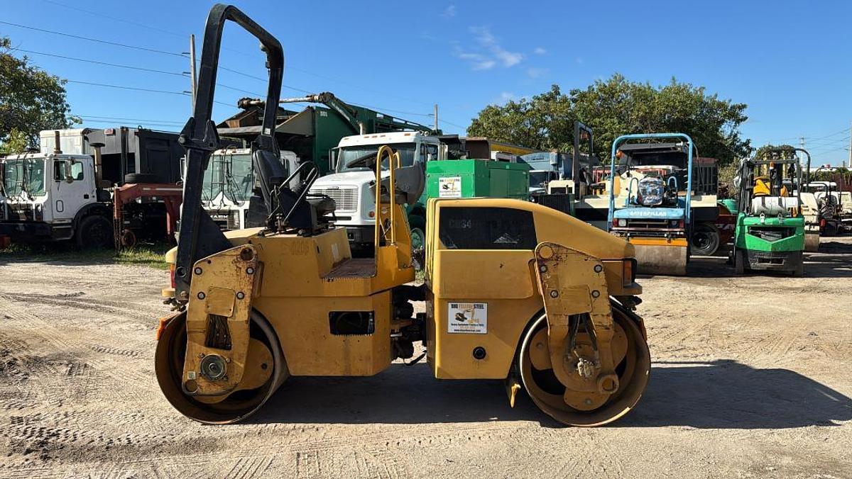 Used 2010 CATERPILLAR CB34 