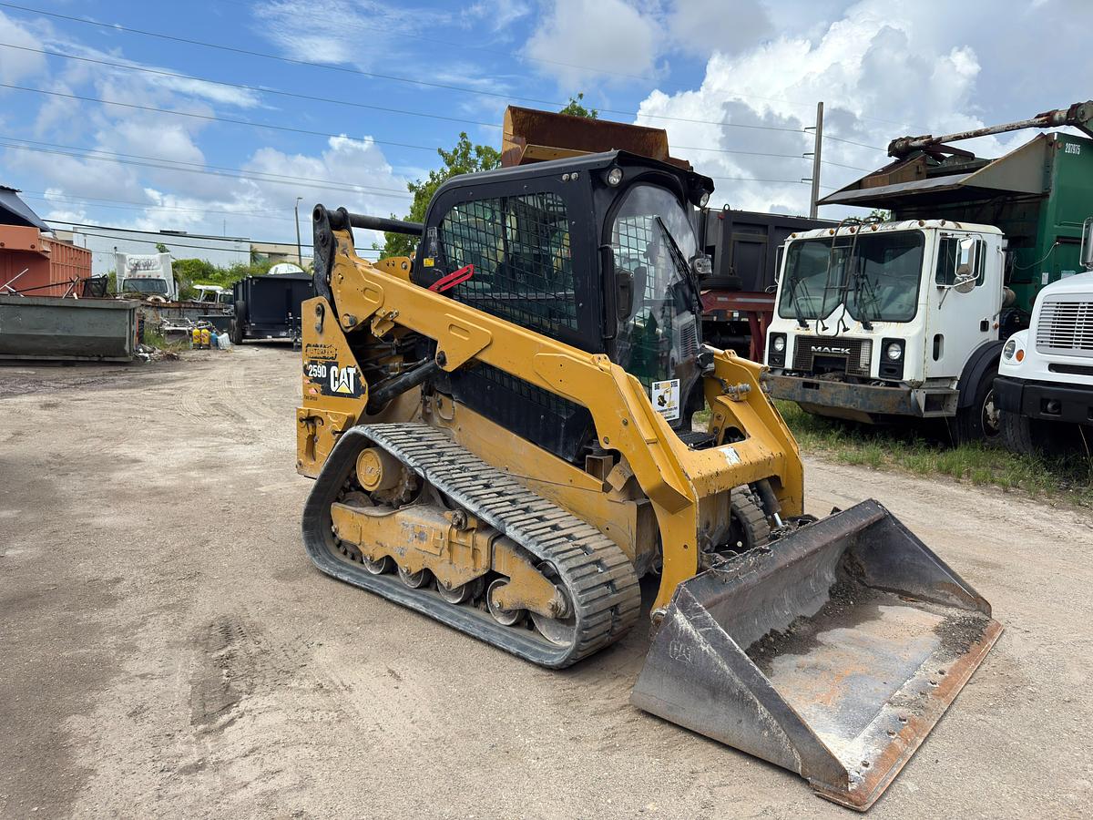 Used 2017 CATERPILLAR 259D TRACK STEER