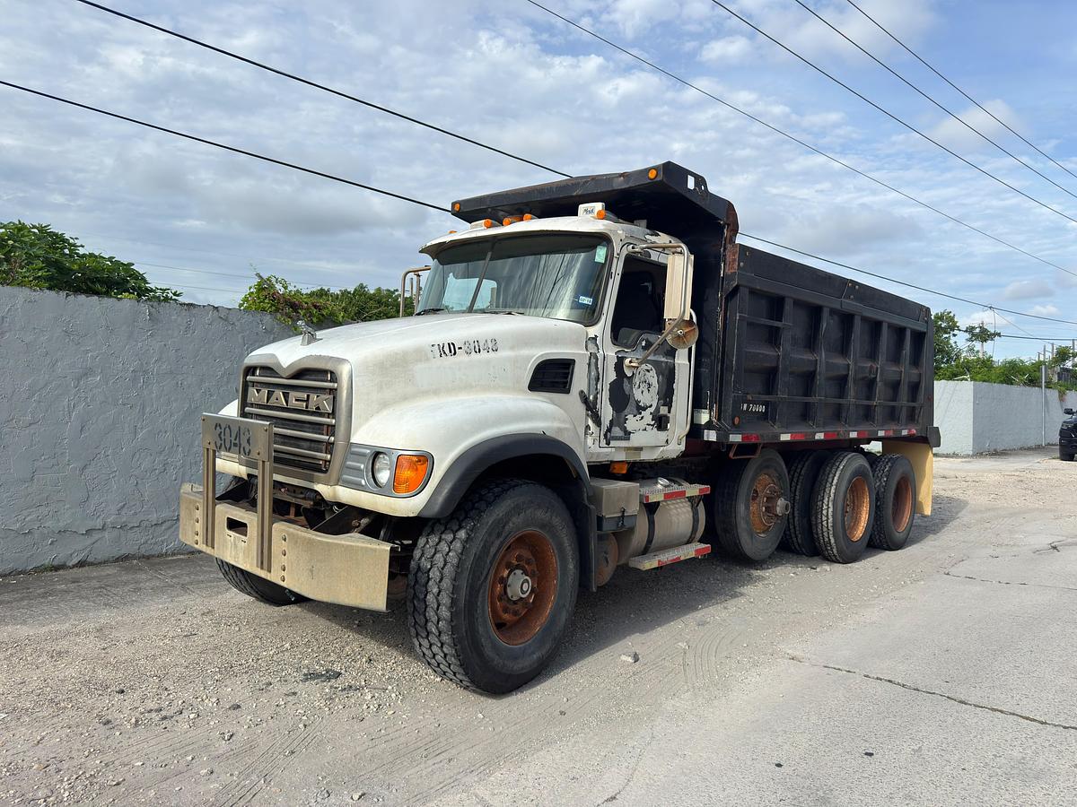Used 2004 MACK CV713 GRANITE DUMP TRUCKS