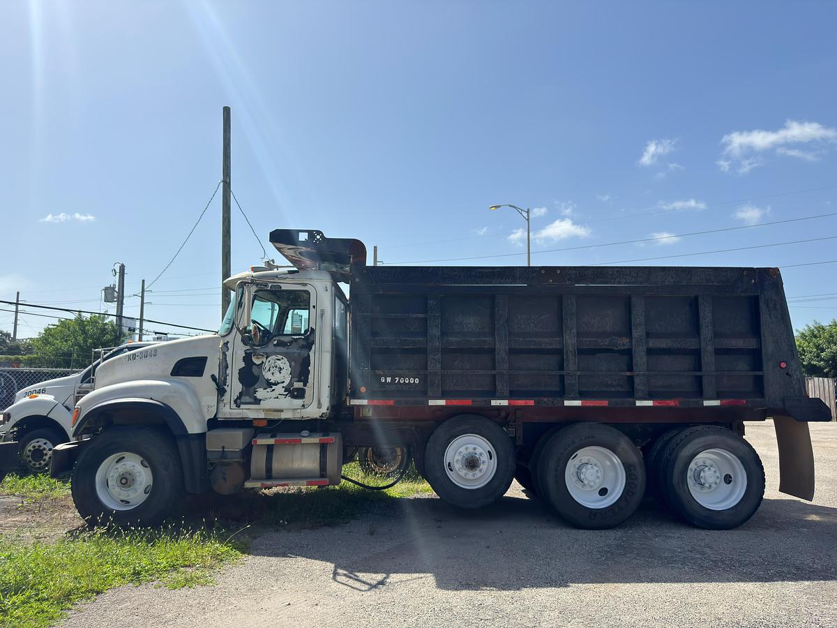 Used 2004 MACK CV713 GRANITE DUMP TRUCKS