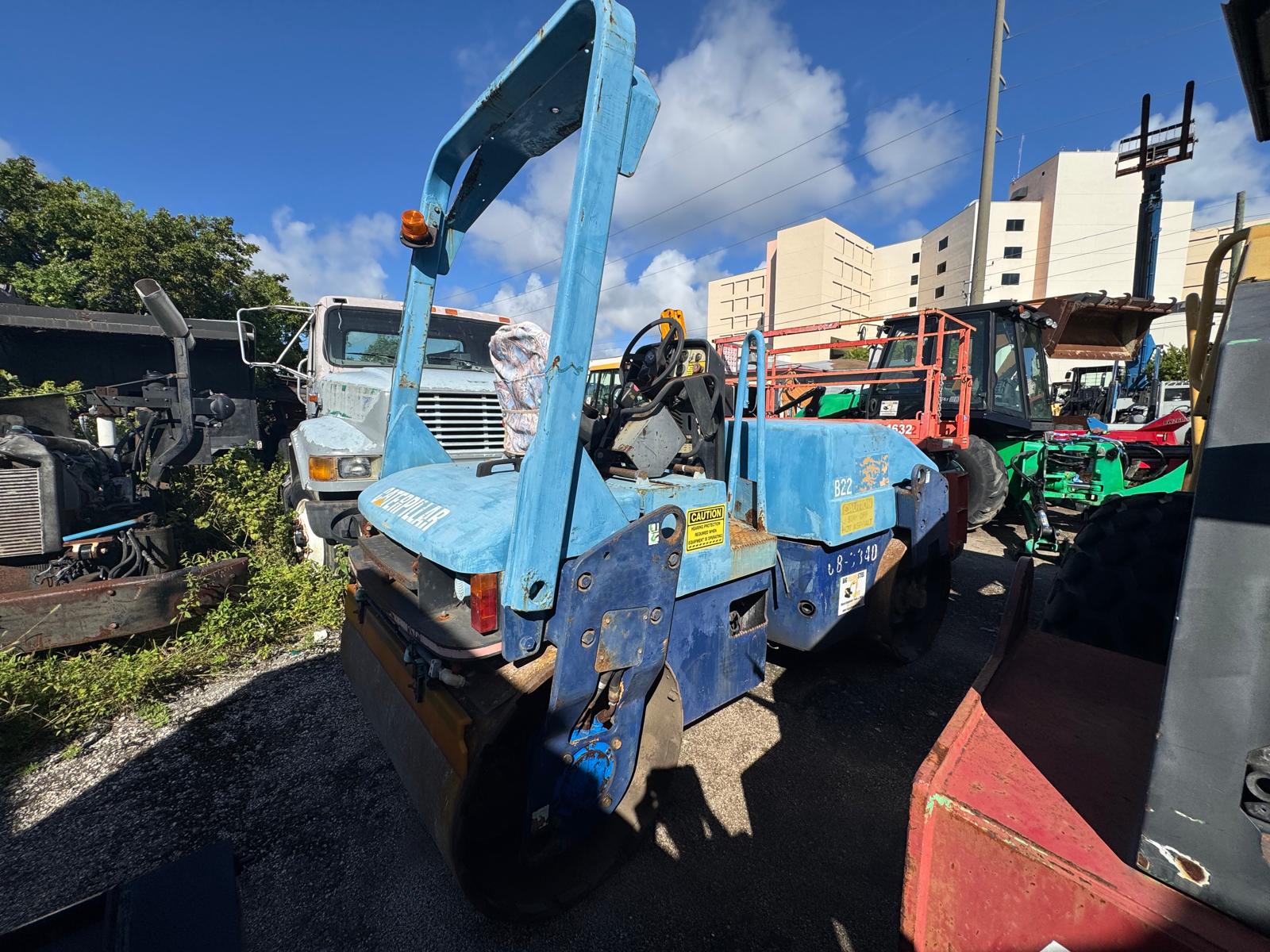 2002 CATERPILLAR CB334D DOUBLE DRUM ROLLER