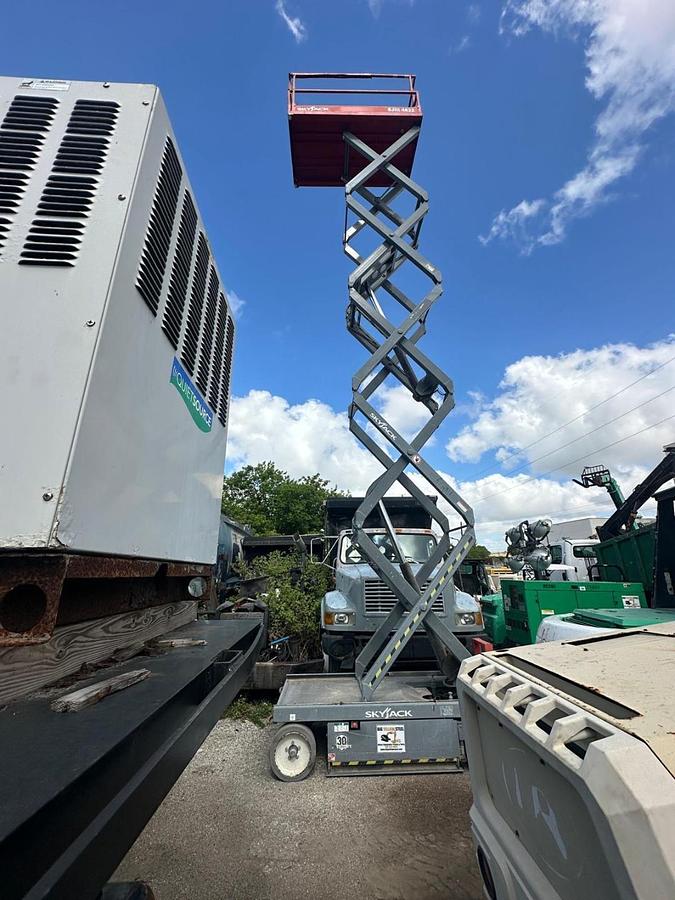 Used 2017 SKYJACK SJ4632 SCISSOR LIFT 