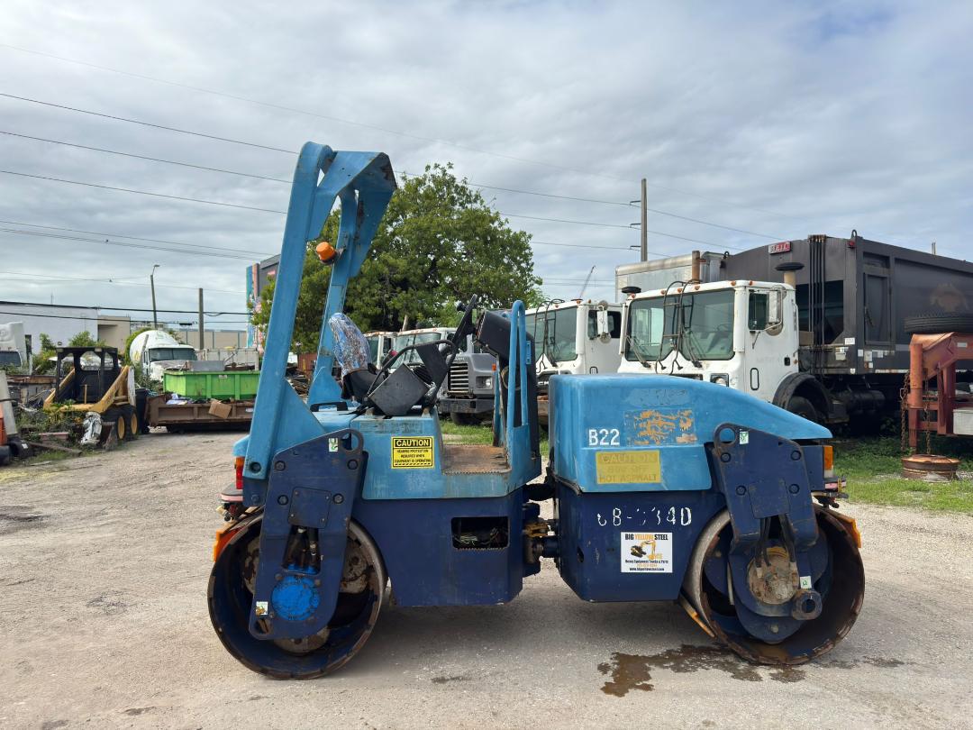 2002 CATERPILLAR CB334D DOUBLE DRUM ROLLER