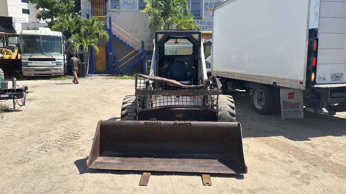 Used 2001 BOBCAT 883 SKIDSTEER LOADER