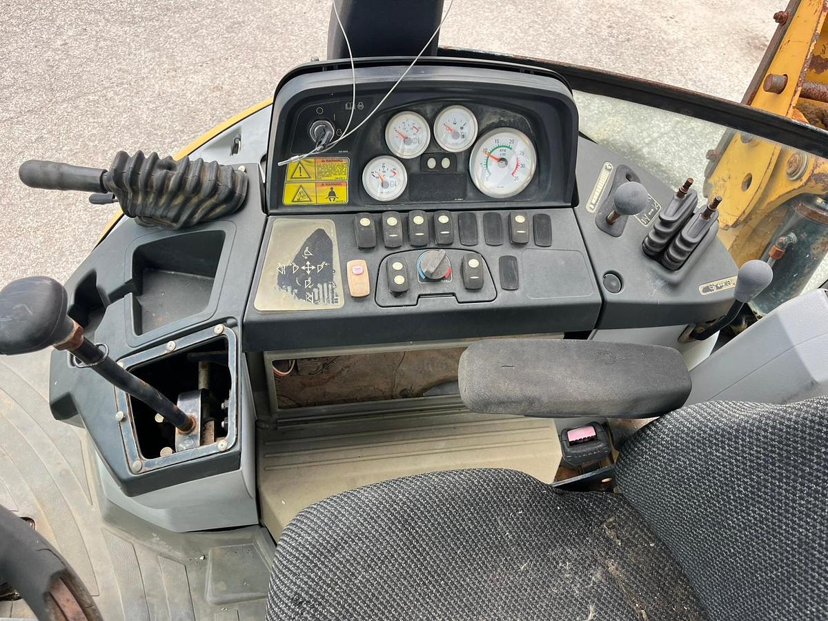 Used 2006 CATERPILLAR 430E BACKHOE LOADER 