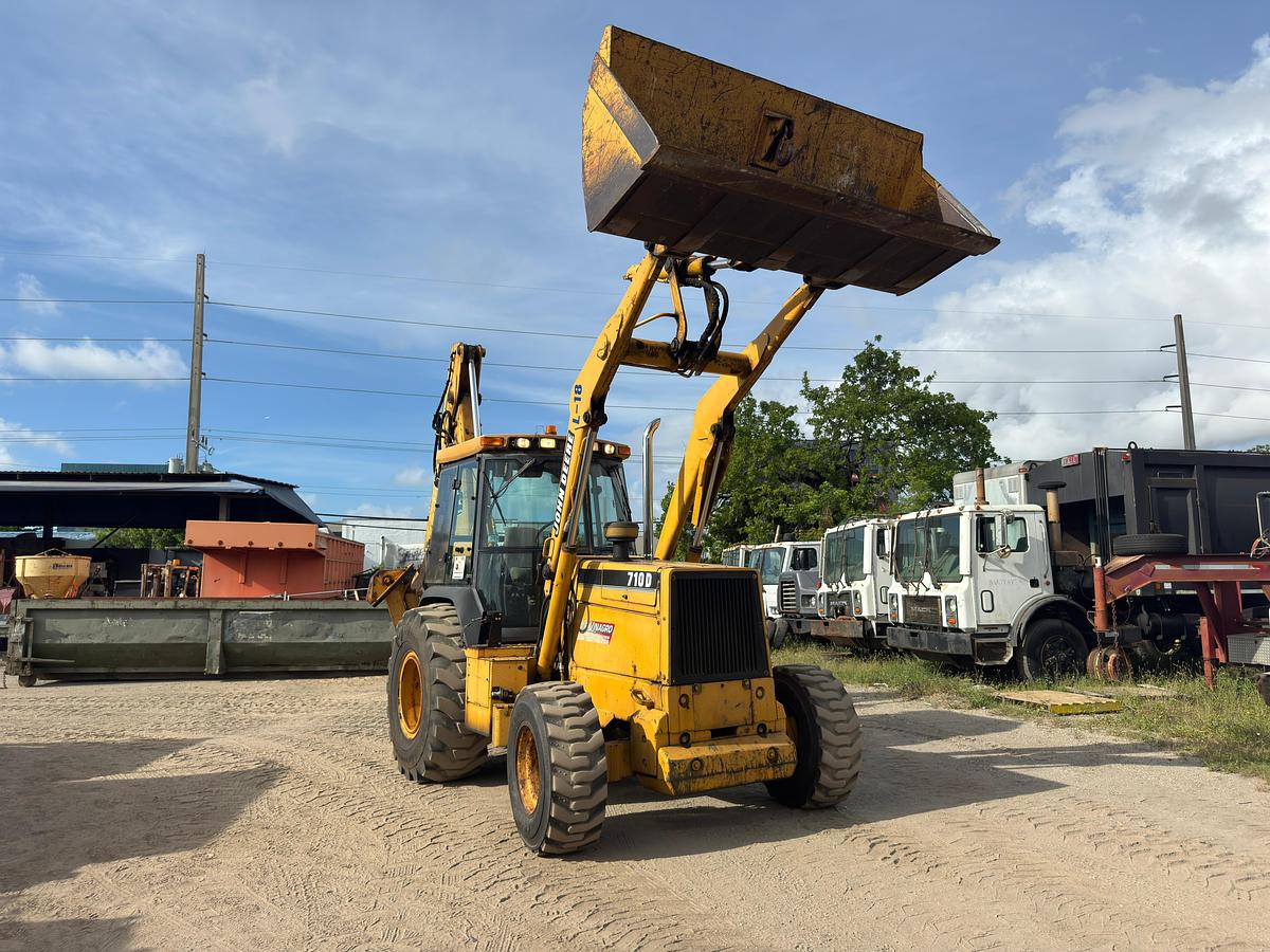 Used 2000 JOHN DEERE 710D