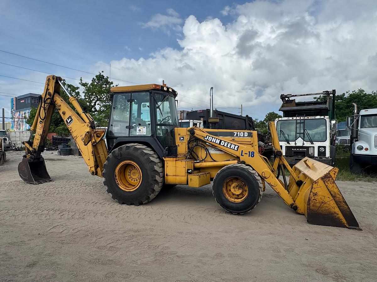 Used 2000 JOHN DEERE 710D