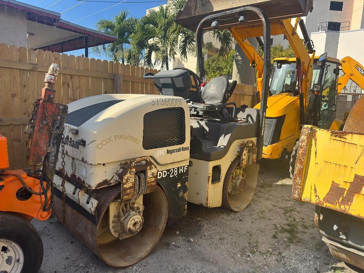 Used 2004 INGERSOLL-RAND DD28-HF ROLLER 