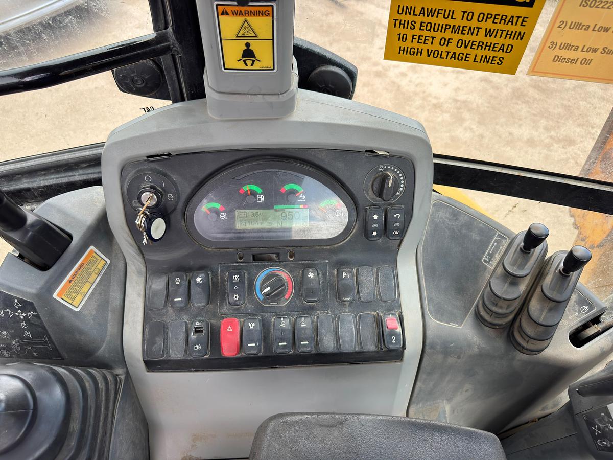 Used 2016 CATERPILLAR 420F-IT