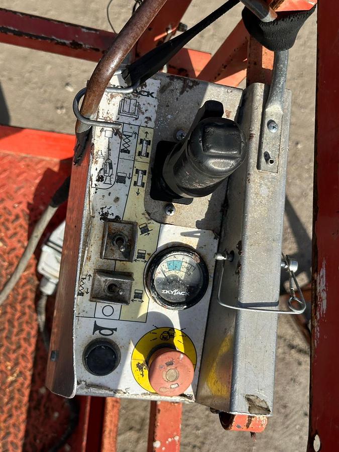 Used 2017 SKYJACK SJ4632 SCISSOR LIFT 