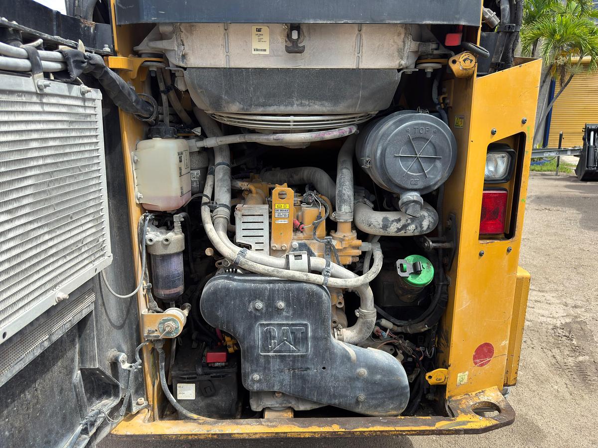 Used 2017 CATERPILLAR 259D TRACK STEER