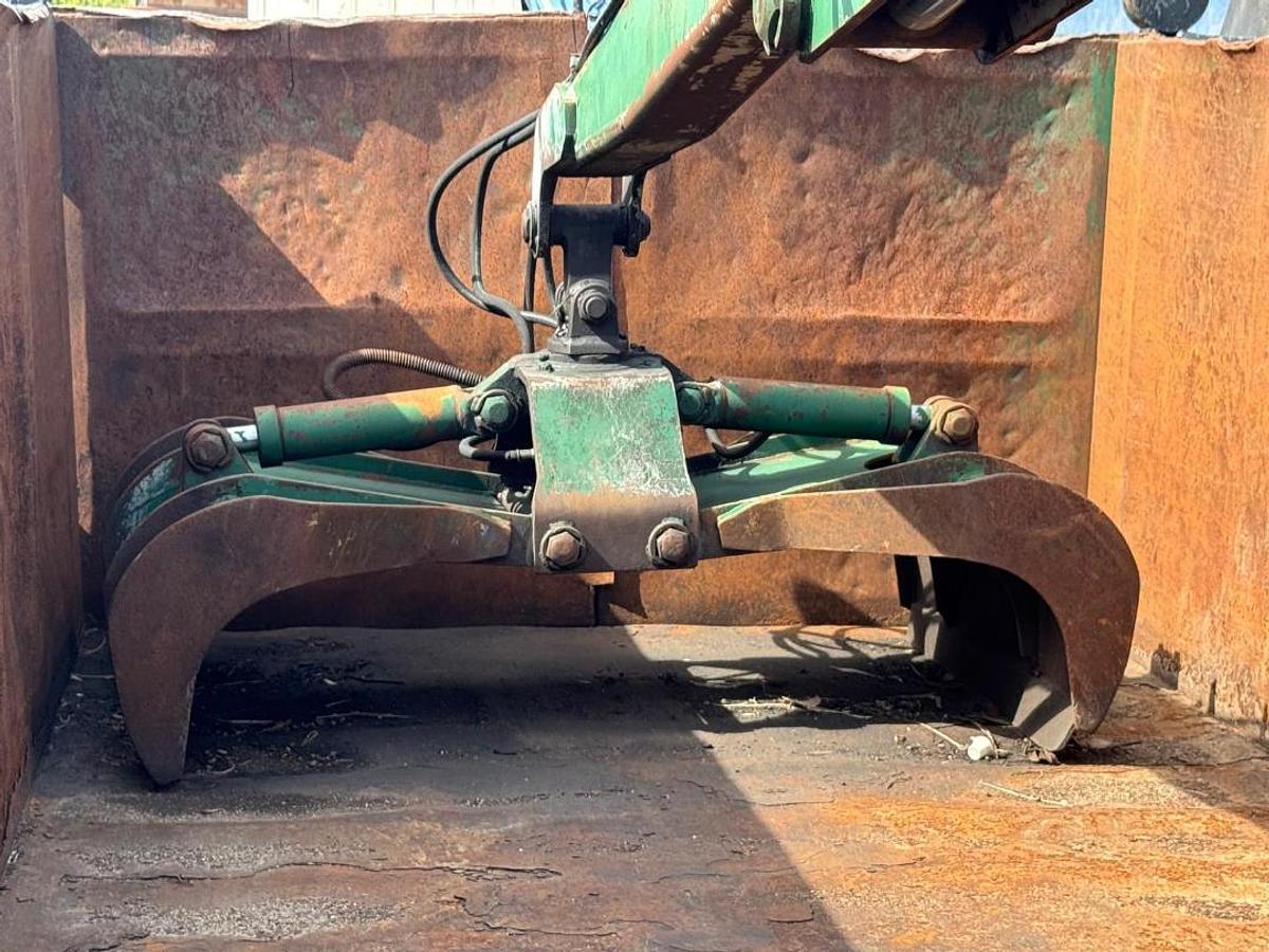 Used 2000 INTERNATIONAL 4700 GRAPPLE 