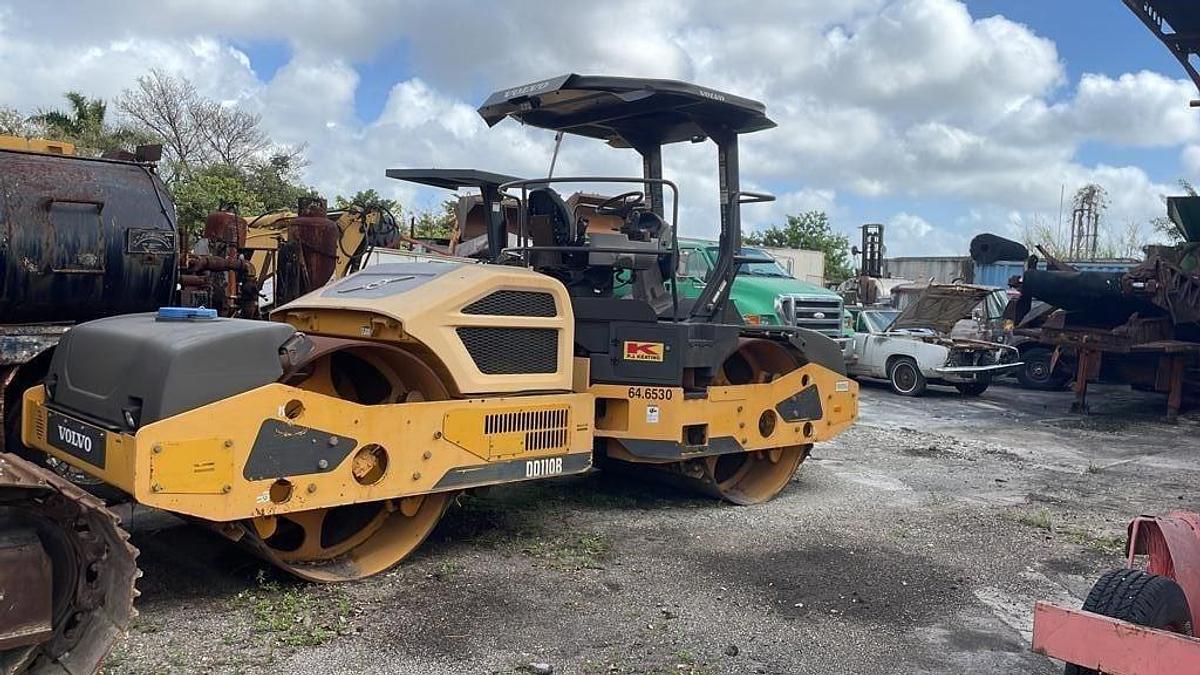 Used 2014 VOLVO DD110B