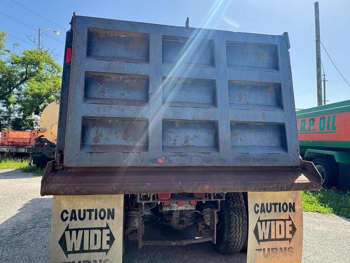 Used 2004 MACK CV713 GRANITE DUMP TRUCKS