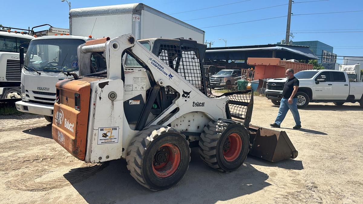 Used 2001 BOBCAT 883 SKIDSTEER LOADER