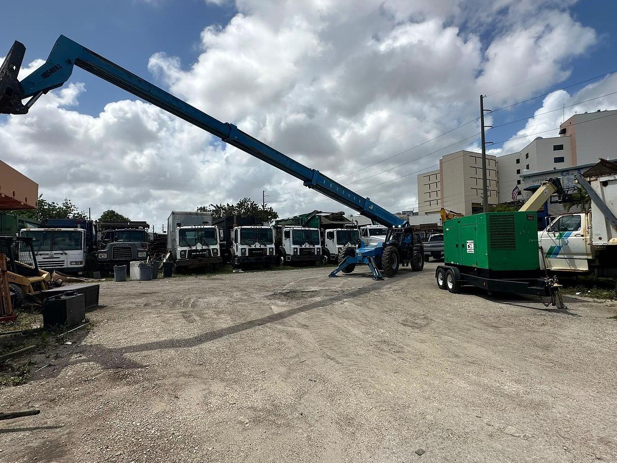 Used 2014 GENIE GTH1056