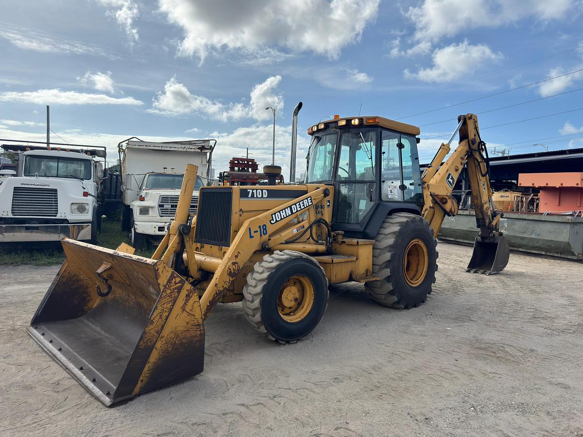 Used 2000 JOHN DEERE 710D