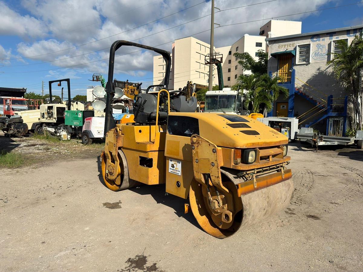 Used 2010 CATERPILLAR CB34