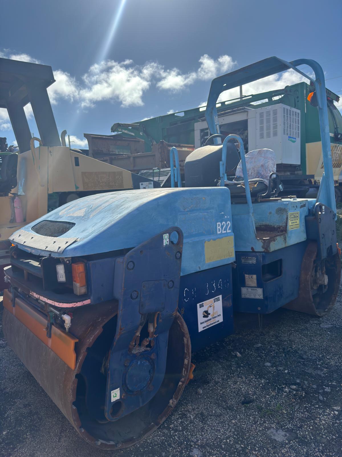 2002 CATERPILLAR CB334D DOUBLE DRUM ROLLER