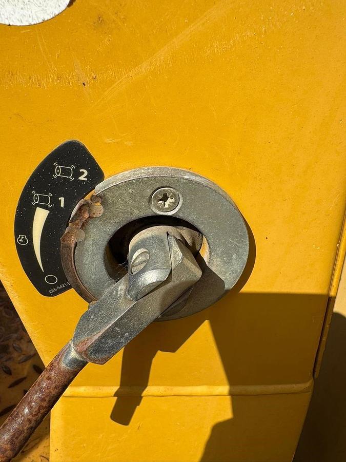 Used 2010 CATERPILLAR CB34